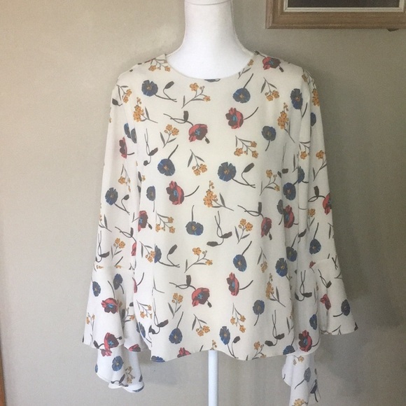 Carmen Marc Valvo Floral Bell Sleeve Blouse - Picture 1 of 9